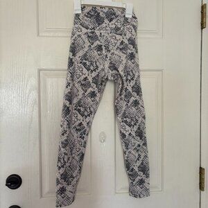 Victoria's Secret PINK Size S Snakeskin patterned Leggings